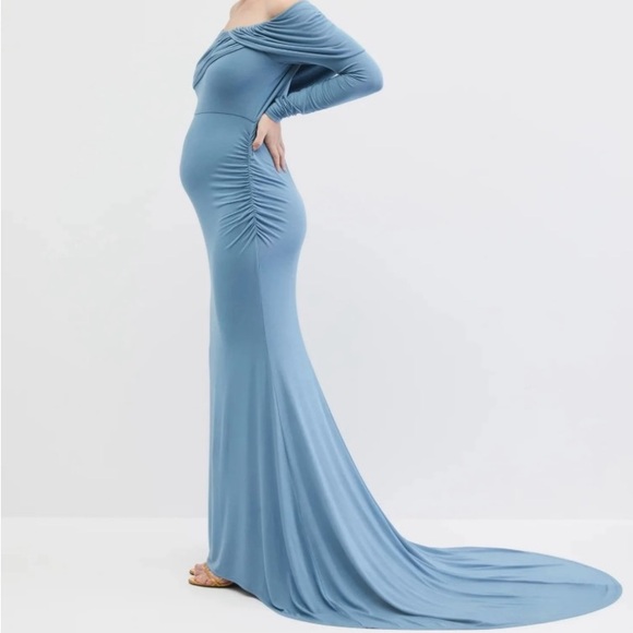 Motherhood Maternity Maxi Off-Shoulder Long Sleeve Train Photoshoot Dress - Picture 11 of 11
